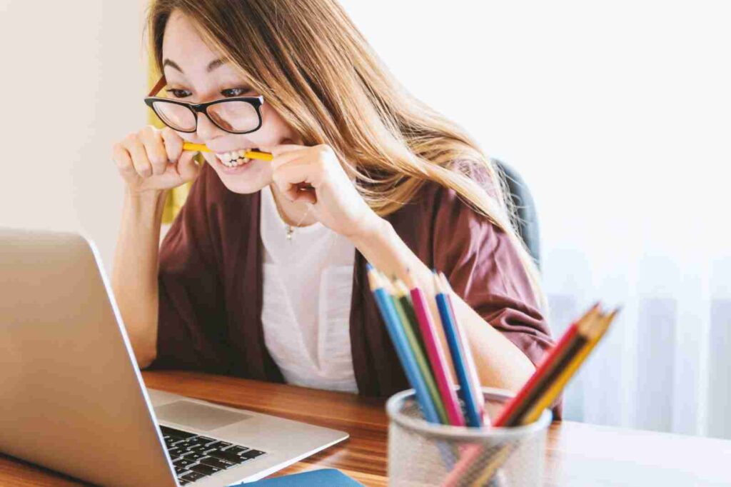 woman upset with her unhealthy workplace